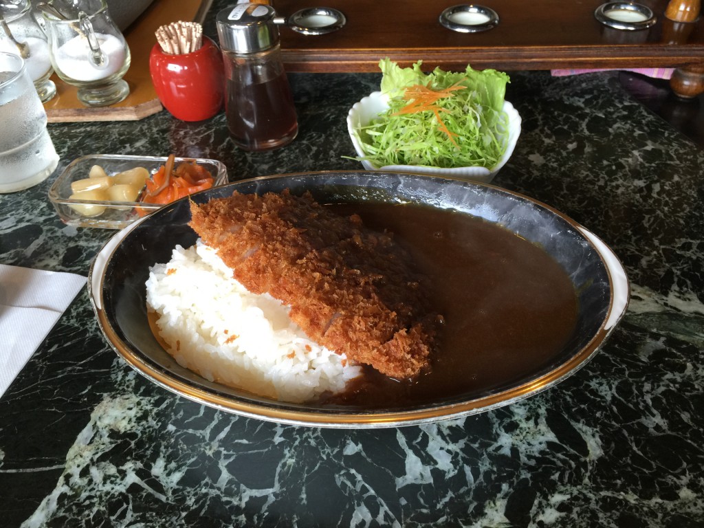 夏バテ対策には、ココのカツカレーがおススメです。