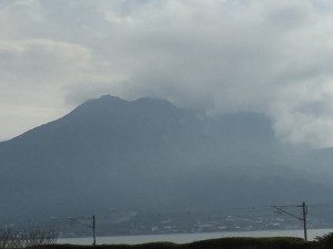 かすかに見えた桜島。