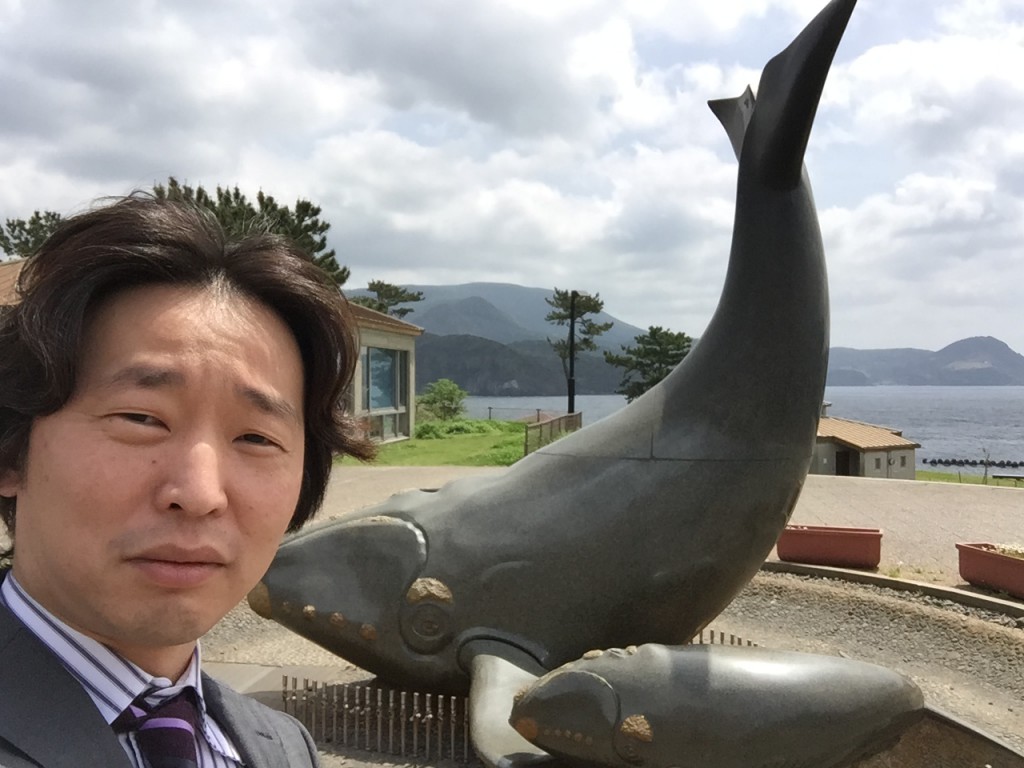 博物館の前の大きなクジラのオブジェが目印です。2階建てのかなり立派な博物館です。